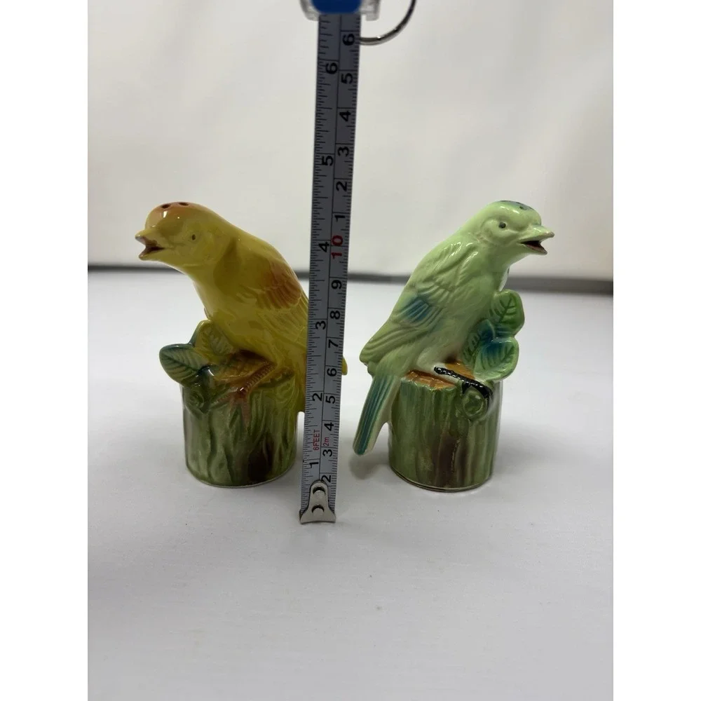 Vintage Green and Yellow Song Birds Tree Stumps Salt & Pepper Shakers Retro MCM